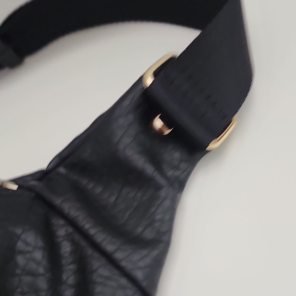 Juicy Couture Black Vegan Leather Fanny Pack / Belt Bag – Gold Logo - Picture 6 of 11